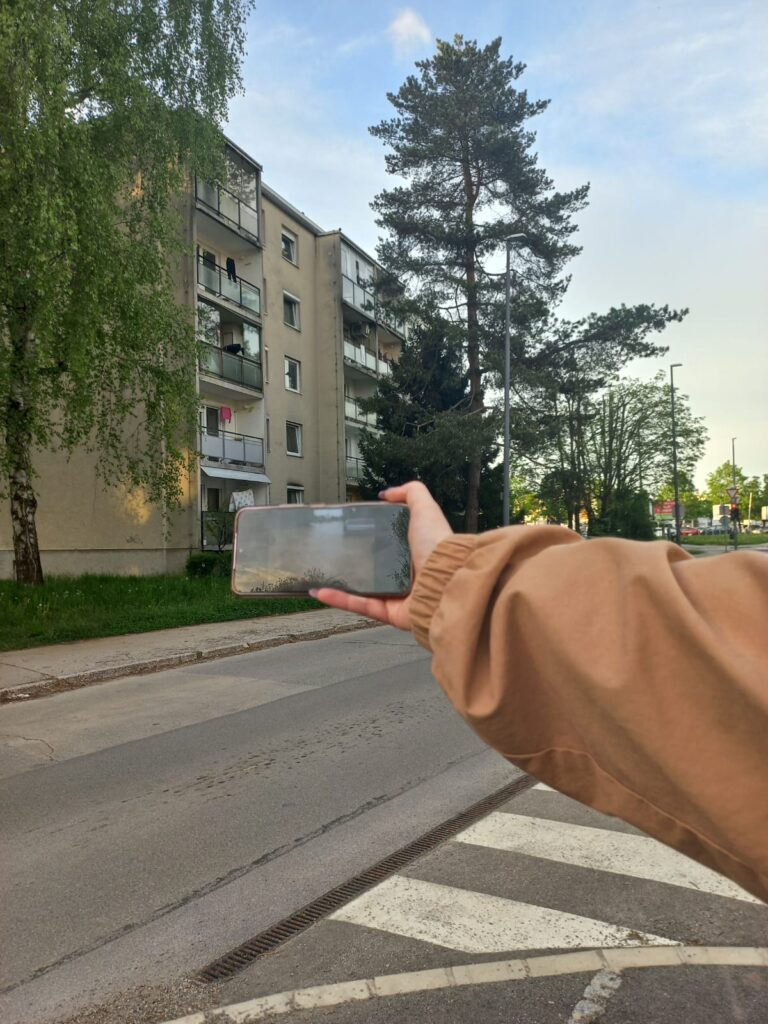 Image taken during the walk in Vič, showing a photo of the flooding in the same location. © Pia Krampl